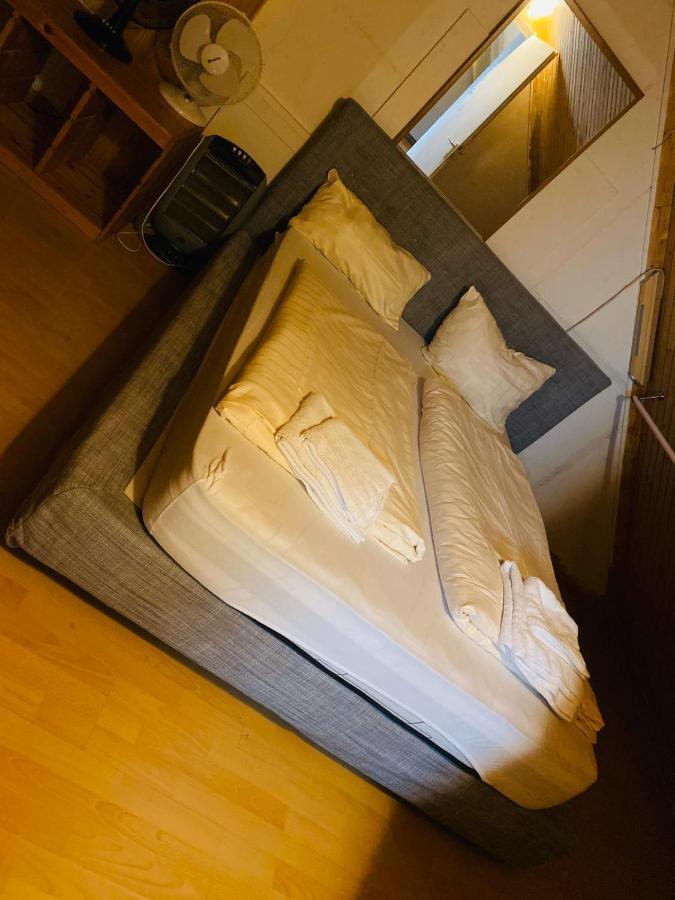 Zimmer Im Dachgeschoss ไคเซอร์สเลาเทิร์น ภายนอก รูปภาพ