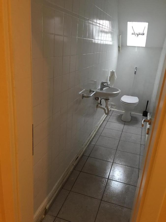 Zimmer Im Dachgeschoss ไคเซอร์สเลาเทิร์น ภายนอก รูปภาพ